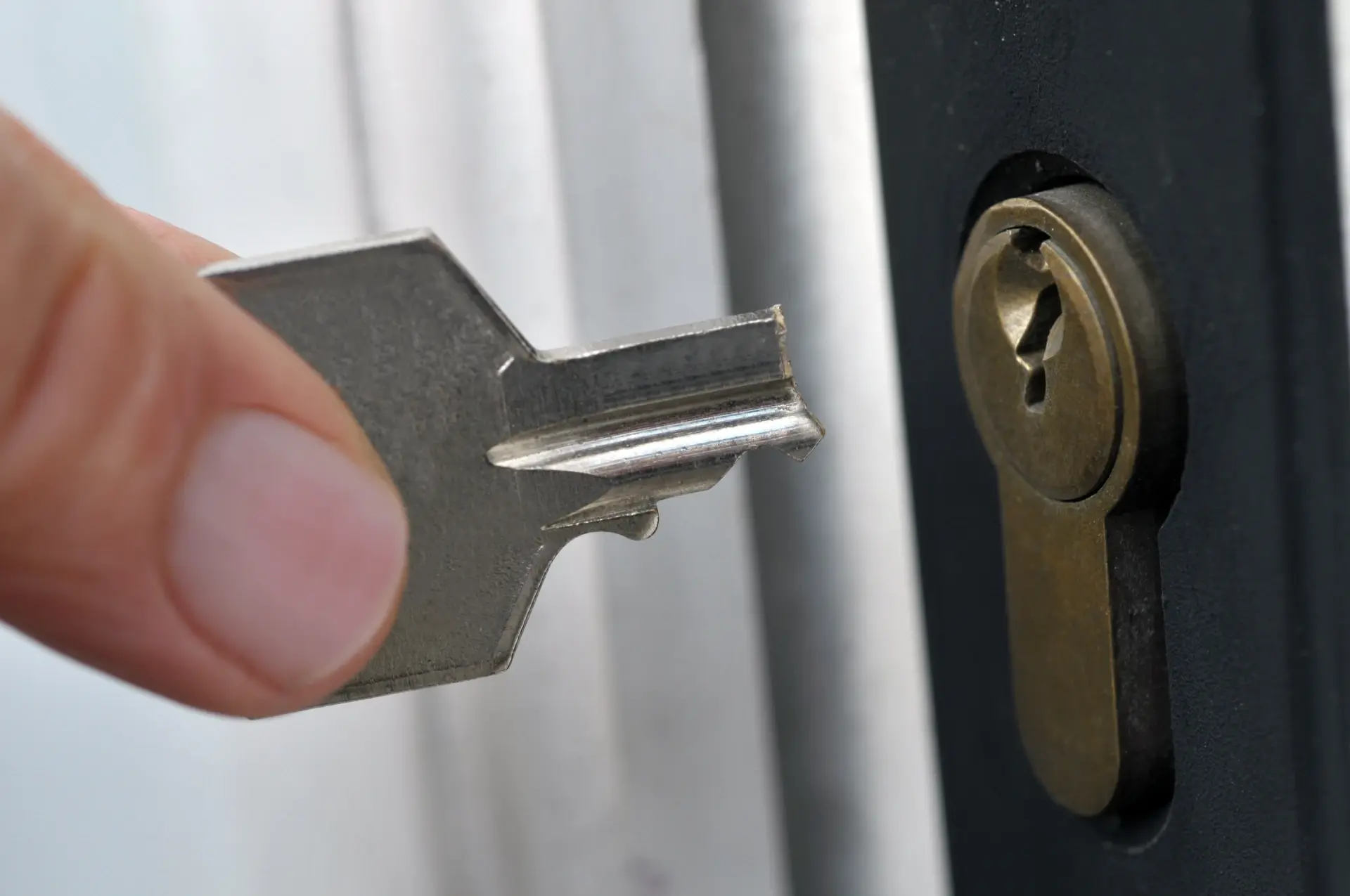 immediate lock broken key repair locksmith wichita ks